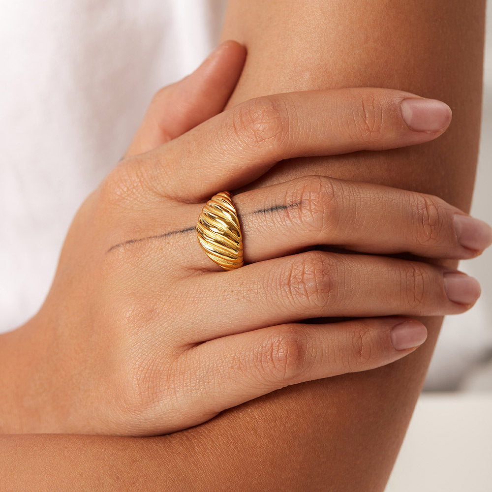 Mia Gouden Croissant Ring