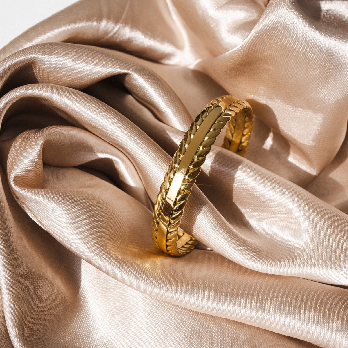 Geweven Bladeren Bangle - 18k Goud Geplateerd