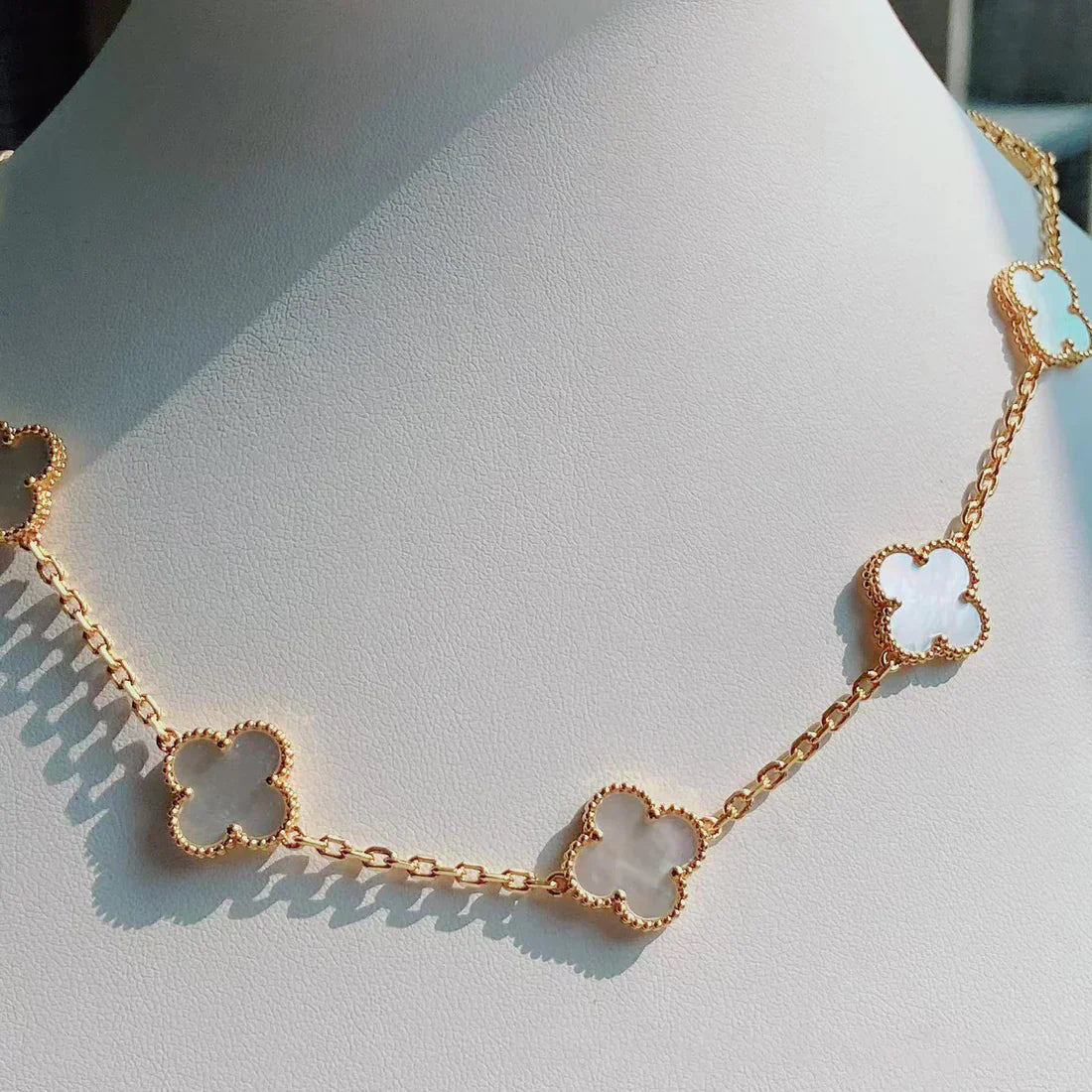 CLOVER | 10 Motief Witte Ketting