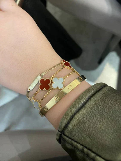 CLOVER | Rode Armband