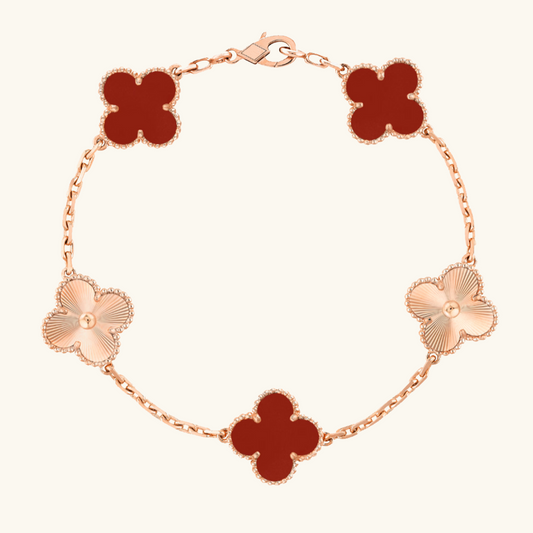 CLOVER | Rode Rozen Gouden Guilloché Armband