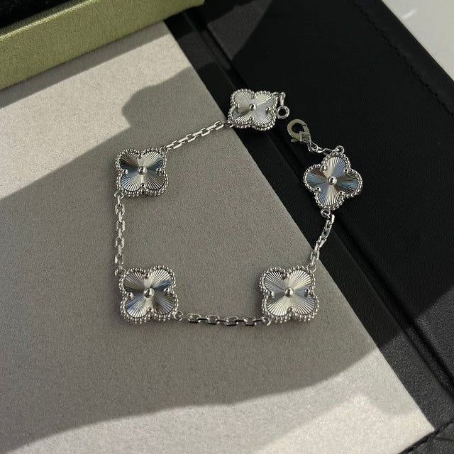 CLOVER | Zilveren Armband