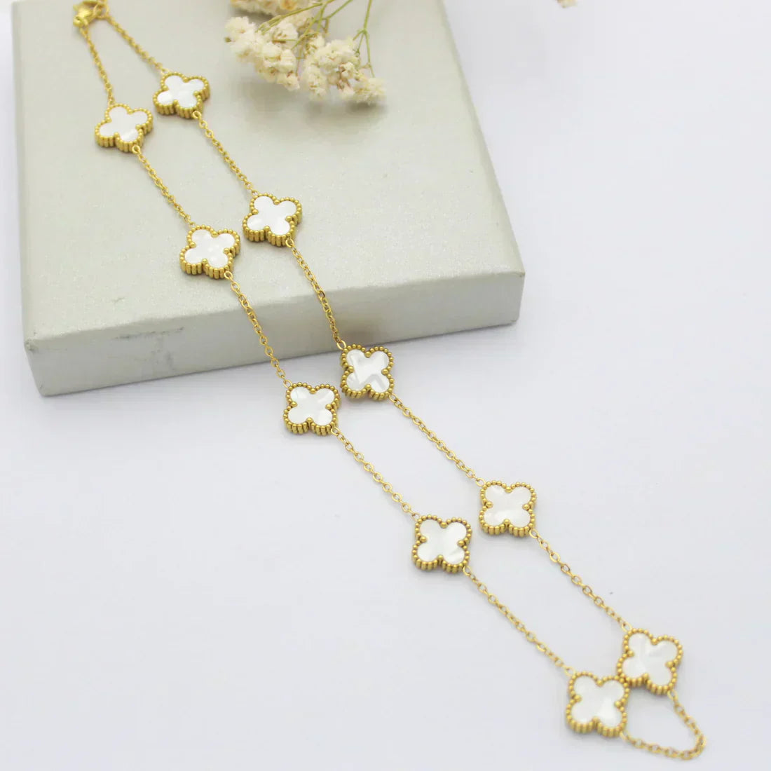 CLOVER | 10 Motief Witte Ketting