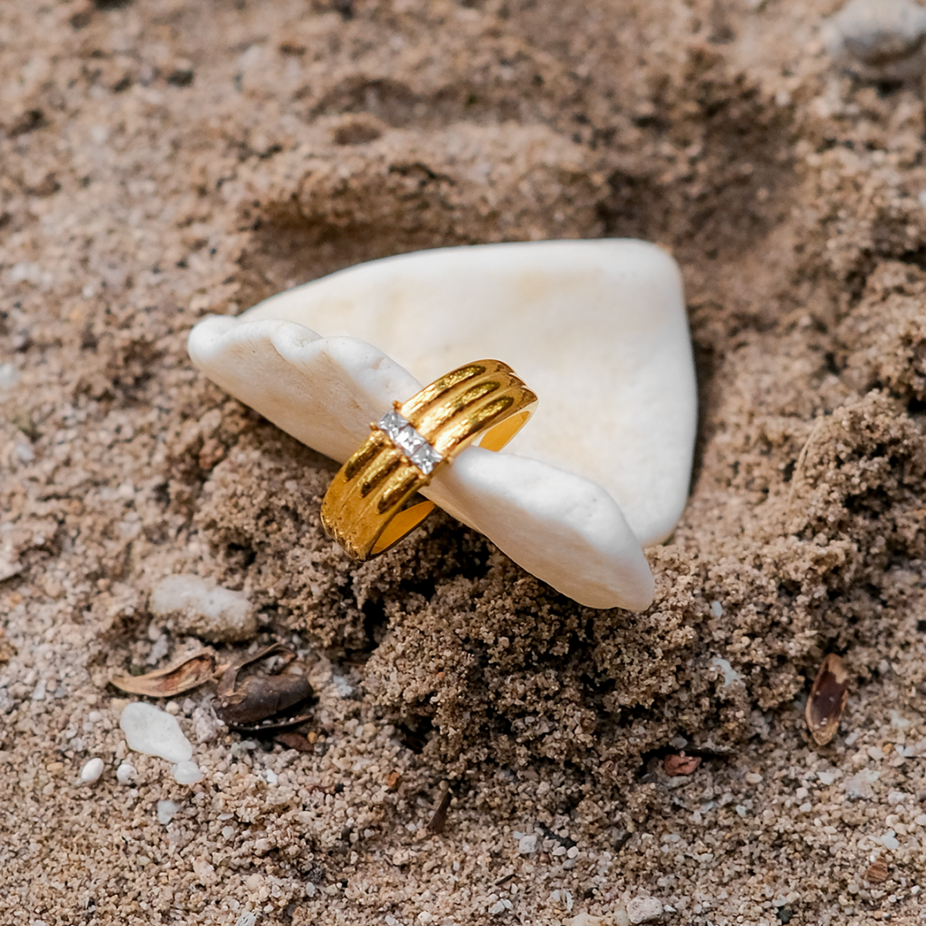 Azalea Smaragd Snit Gouden Ring