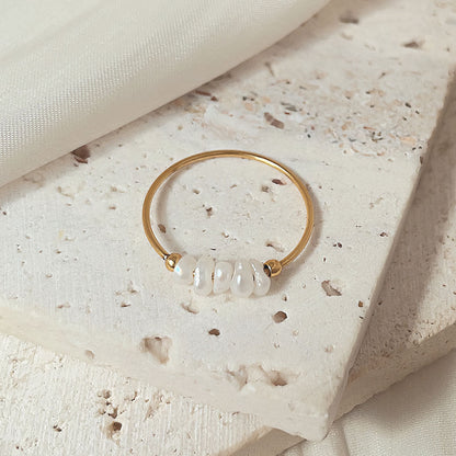 Magnolia Zoetwaterparel Gouden Ring
