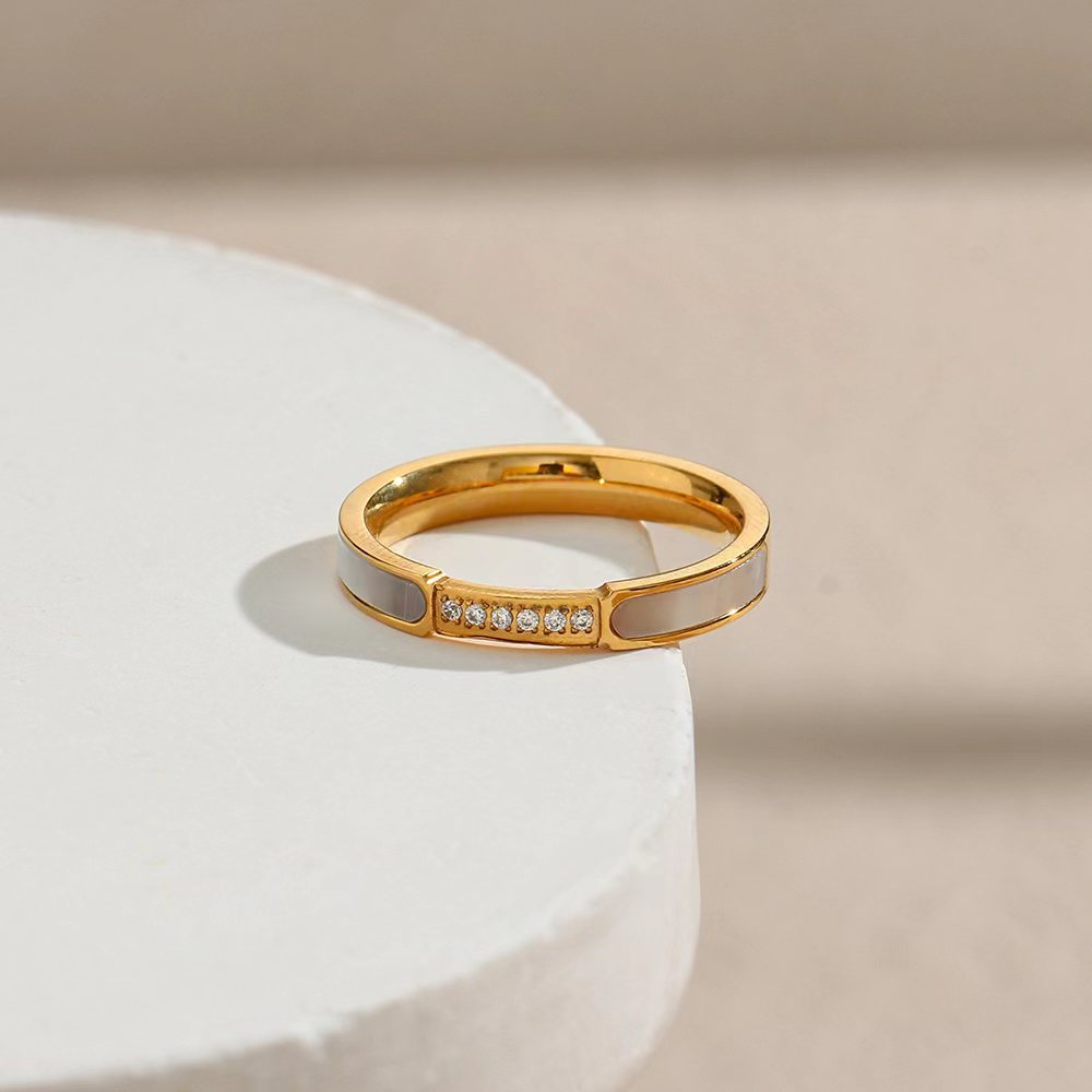 Gabrielle Diamant Simulant Gouden Ring
