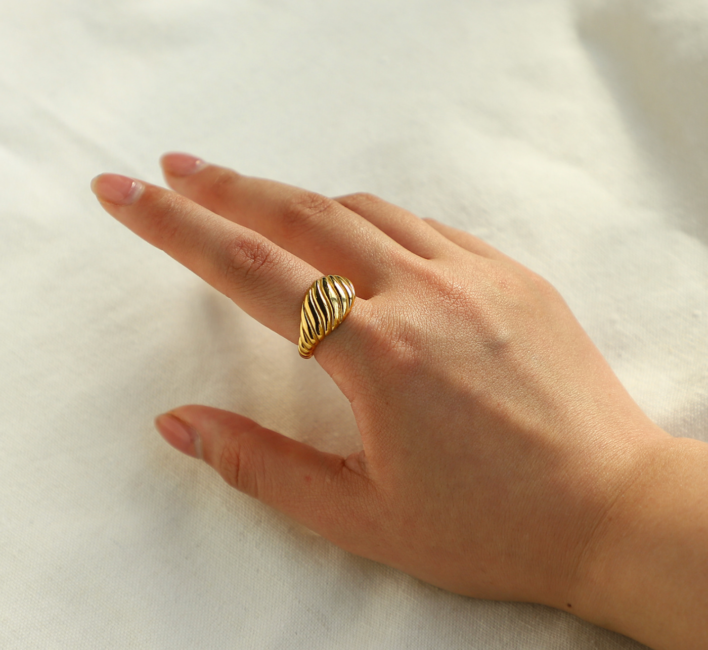 Mia Gouden Croissant Ring