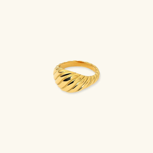 Ylenna Gouden Croissant Ring